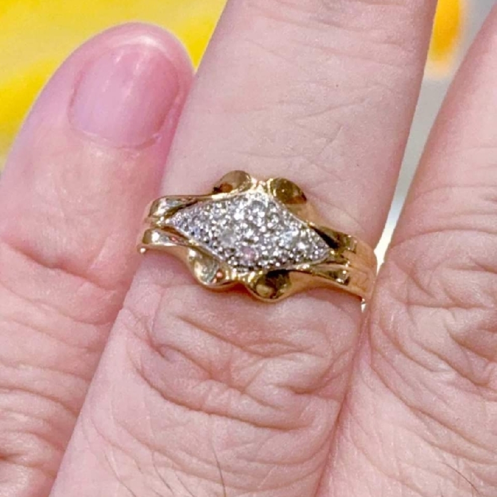 SOLD! 18K YG and Pt900 Elegant Diamond Ring